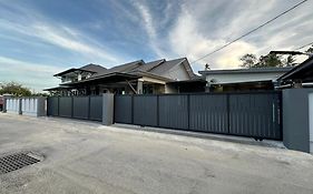 Rayyan Ashraf homestay